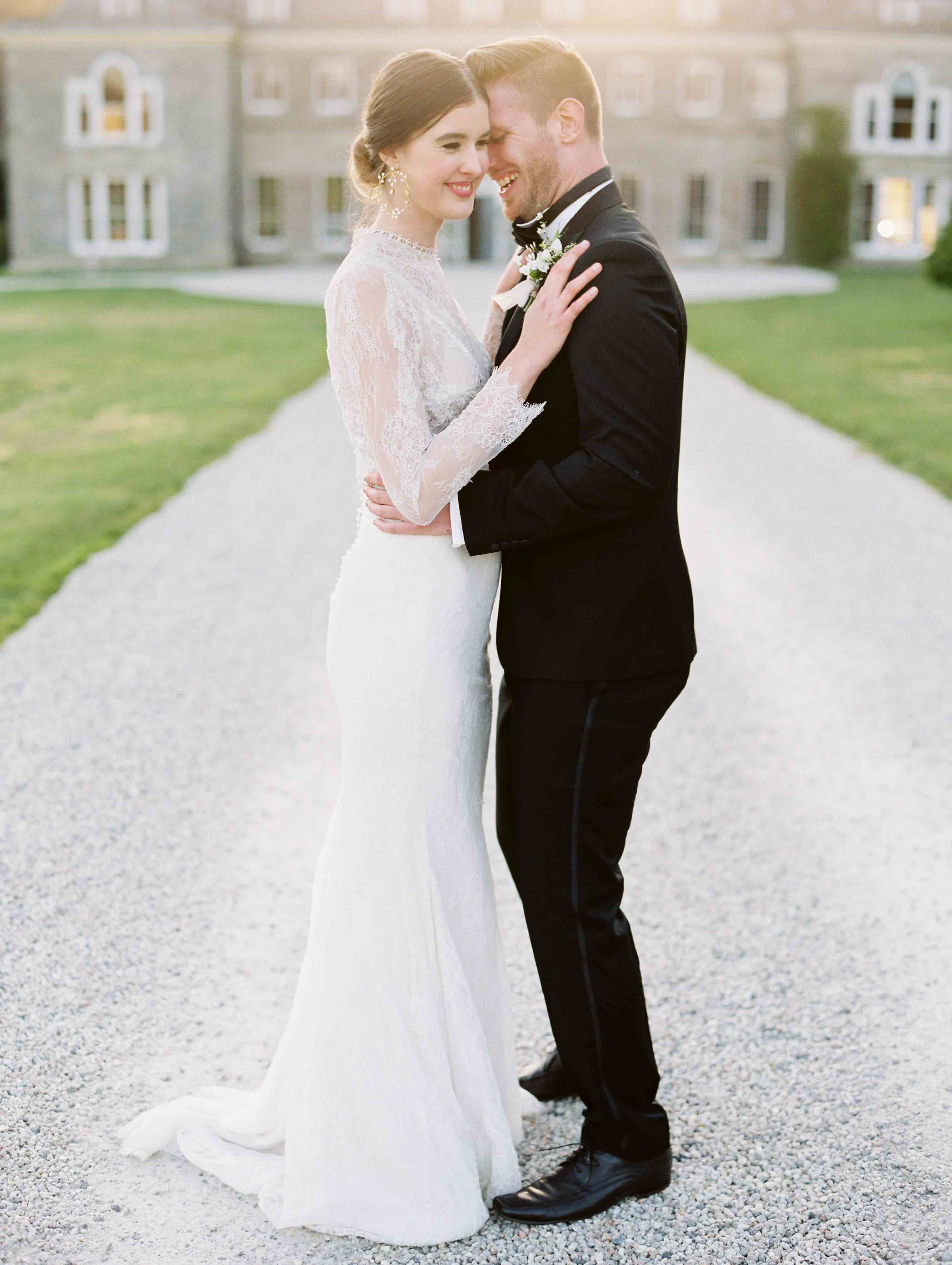 Bridal couple portrait at sunset for an English wedding | The Timeless Stylist | Hannah Duffy