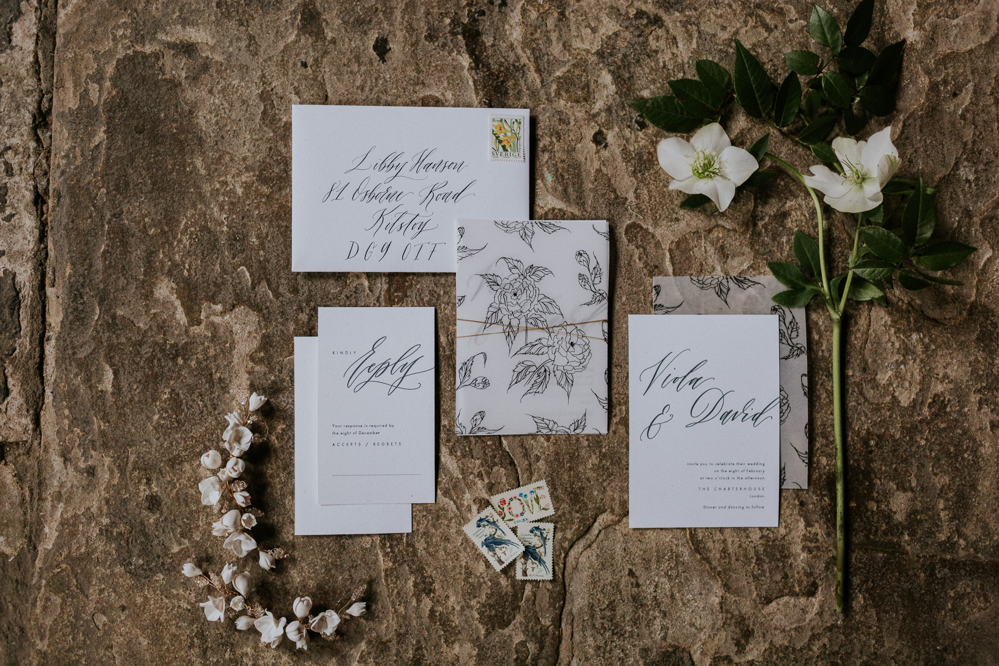 Modern and organic stationery design for a contemporary wedding by Mathilda Lundin