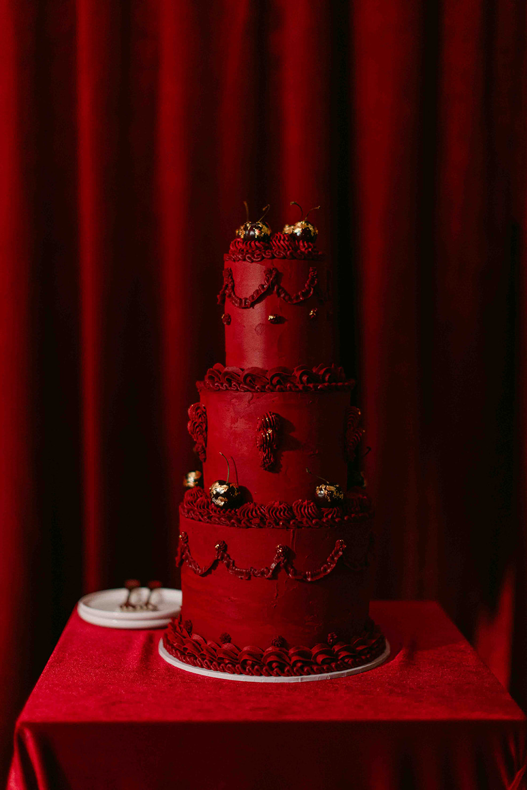 3 tier red / burgundy lambeth style buttercream cake | Old Sessions House | Philippa Sian Photography