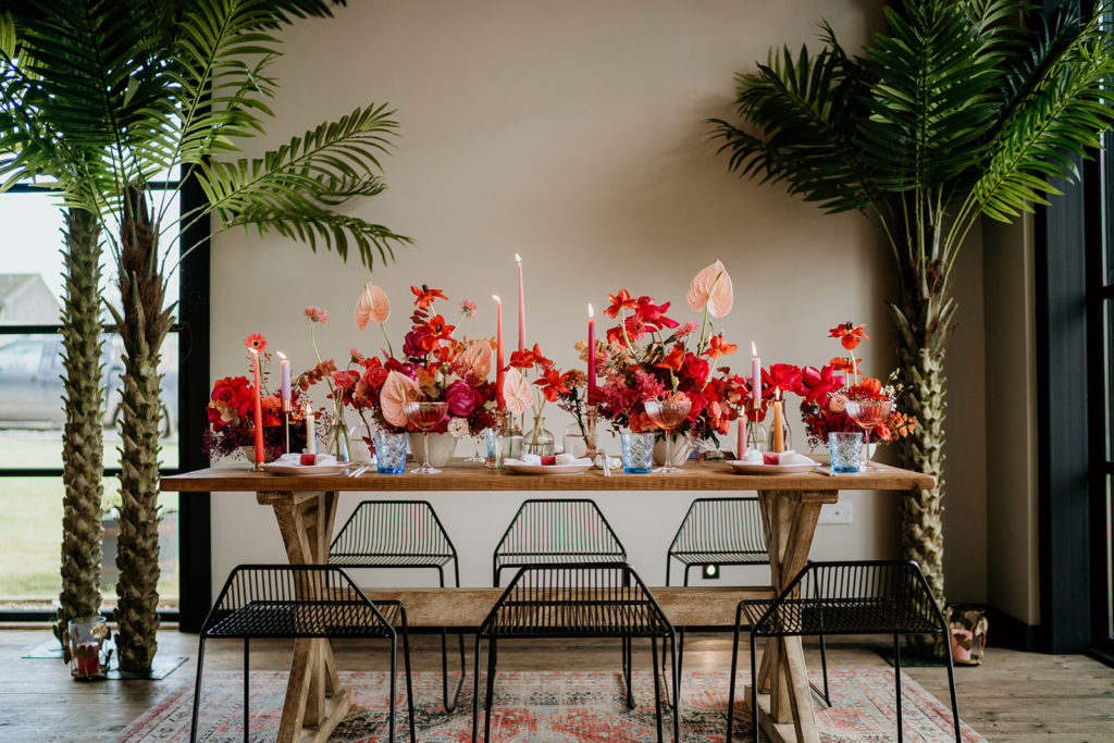 Pink and red flowers at Botley Hill Barn | Modern wedding styling | Pink Palms | Elena Popa