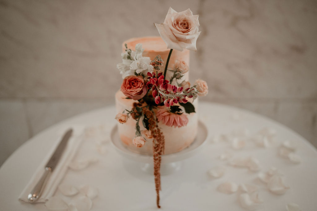 Luxury small wedding at The Savoy | The Unbridled photography | Buttercream cake by Sugar Plum Bakes