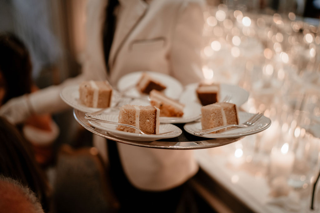 Coffee-sized portions of cake served at luxury small wedding at The Savoy | The Unbridled photography | Buttercream cake by Sugar Plum Bakes
