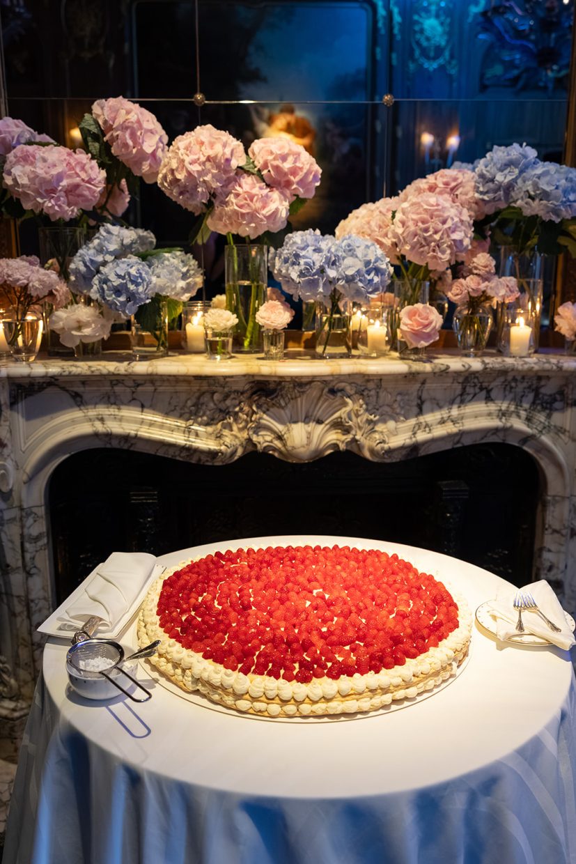 Large Italian millefoglie / millefeuille wedding cake decorated with fresh raspberries | Claridges London | AisleGlam photography
