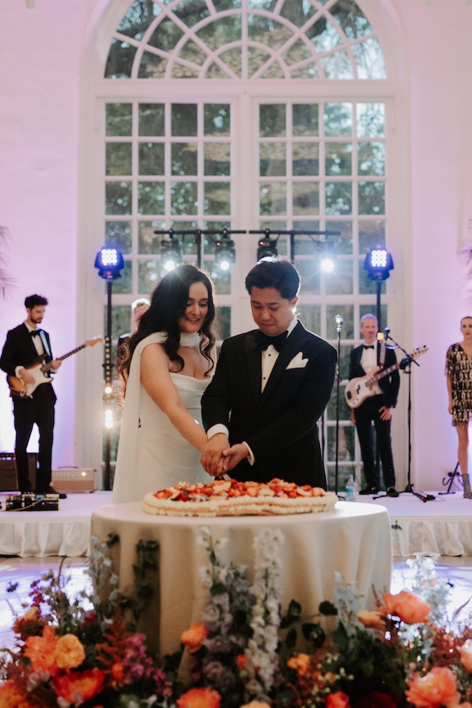 Couple cutting millefoglie Italian Wedding Cake at Kew Gardens | Jennifer See Studio Photography