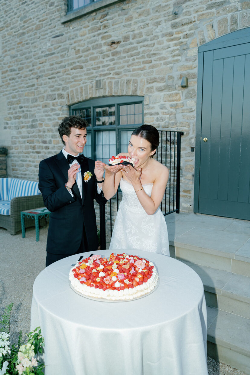 Bride and groom cutting cake at Kin House