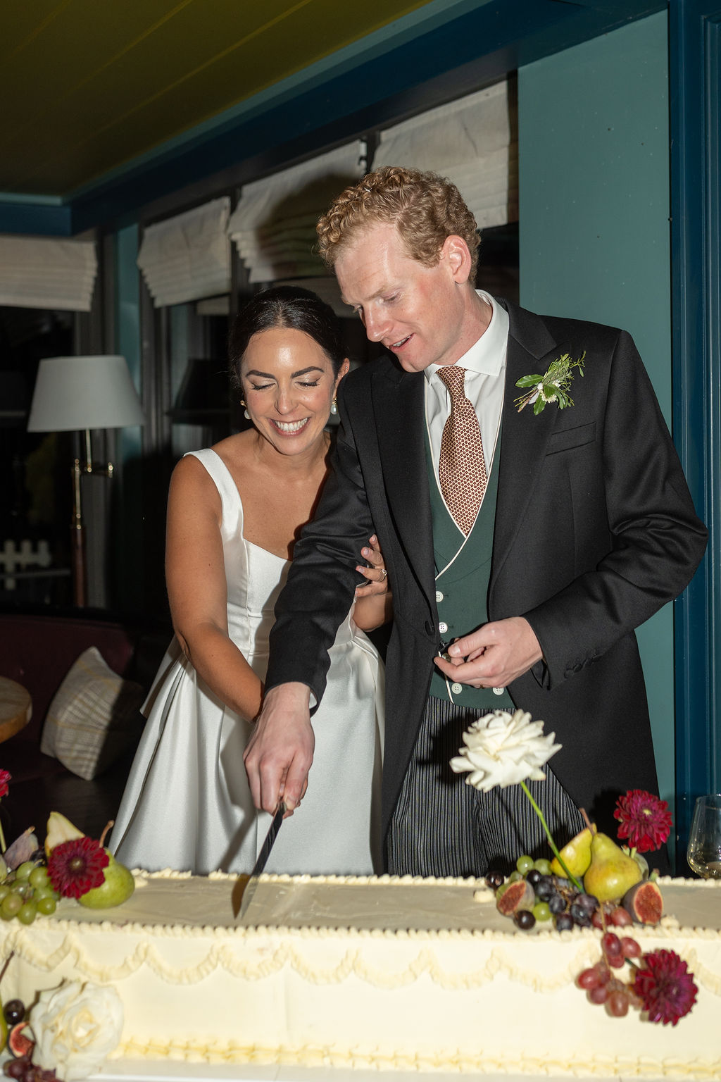 Italian British wedding with long slab style cake | Monkey Island Estate